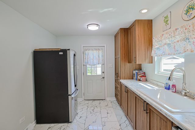 1429 Ridgeway Avenue, Round Lake Beach, IL 60073