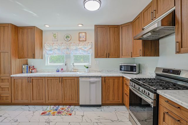 1429 Ridgeway Avenue, Round Lake Beach, IL 60073