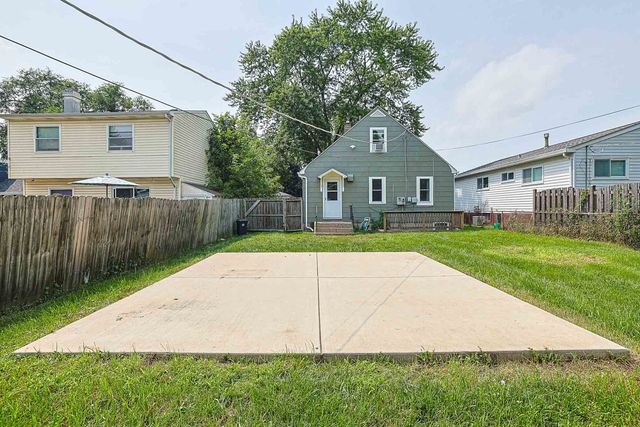1429 Ridgeway Avenue, Round Lake Beach, IL 60073