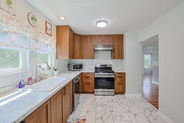 1429 Ridgeway Avenue, Round Lake Beach, IL 60073