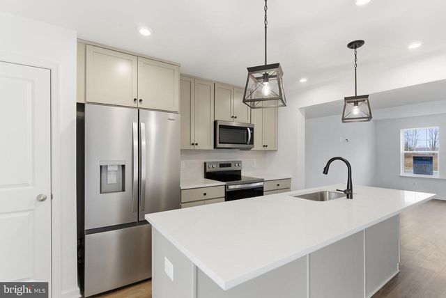 125 COURTHOUSE DR, Martinsburg, WV 25404