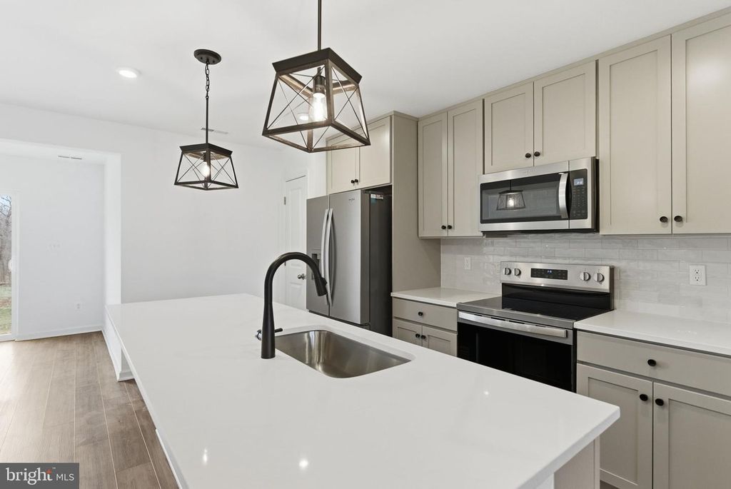 125 COURTHOUSE DR, Martinsburg, WV 25404