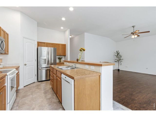 2202 Maple Hill Dr, Fort Collins, CO 80524