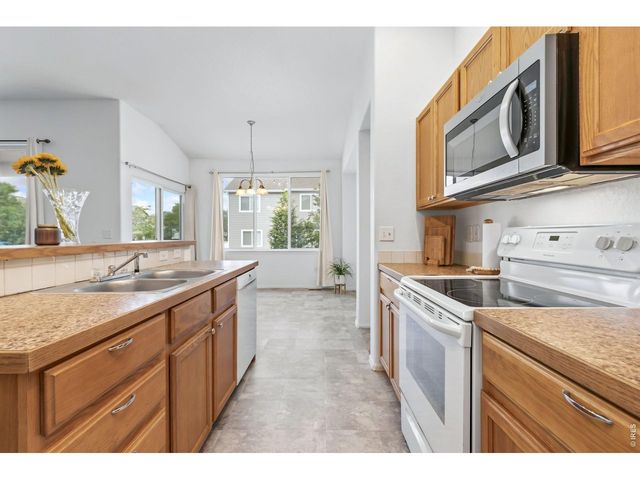 2202 Maple Hill Dr, Fort Collins, CO 80524