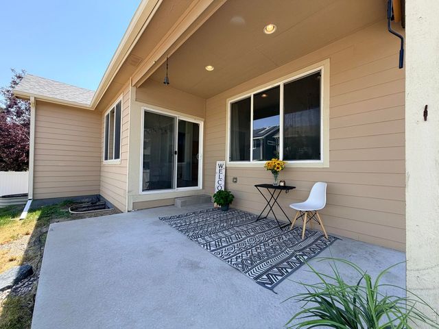 2202 Maple Hill Dr, Fort Collins, CO 80524