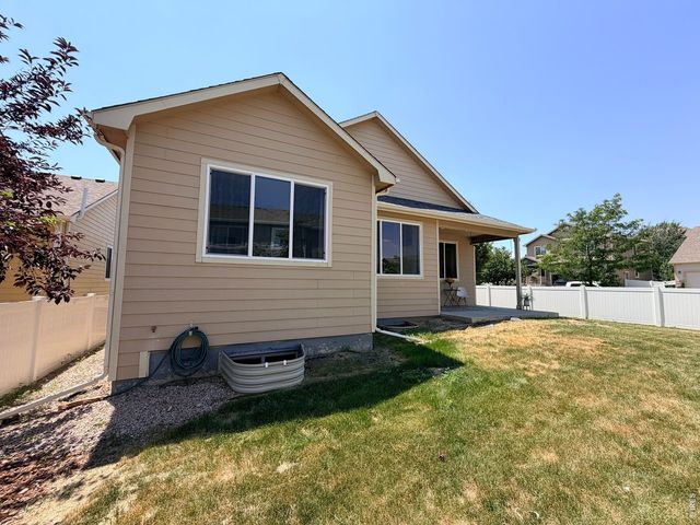 2202 Maple Hill Dr, Fort Collins, CO 80524