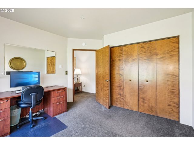 13775 Sw SCHOLLS FERRY Rd 208, Beaverton, OR 97008