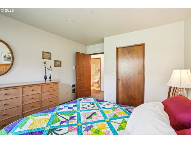 13775 Sw SCHOLLS FERRY Rd 208, Beaverton, OR 97008