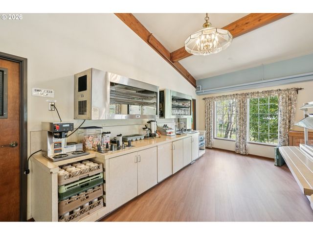 13775 Sw SCHOLLS FERRY Rd 208, Beaverton, OR 97008