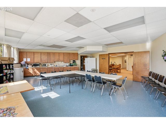 13775 Sw SCHOLLS FERRY Rd 208, Beaverton, OR 97008