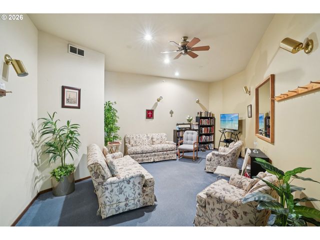 13775 Sw SCHOLLS FERRY Rd 208, Beaverton, OR 97008