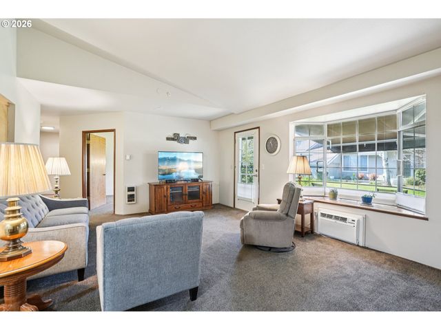 13775 Sw SCHOLLS FERRY Rd 208, Beaverton, OR 97008