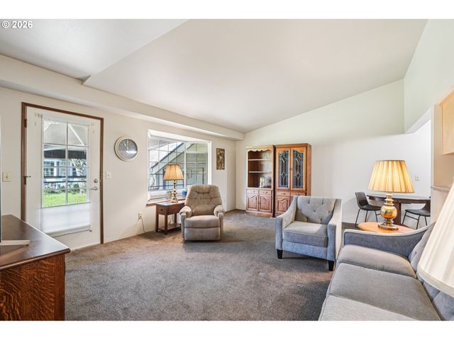 13775 Sw SCHOLLS FERRY Rd 208, Beaverton, OR 97008