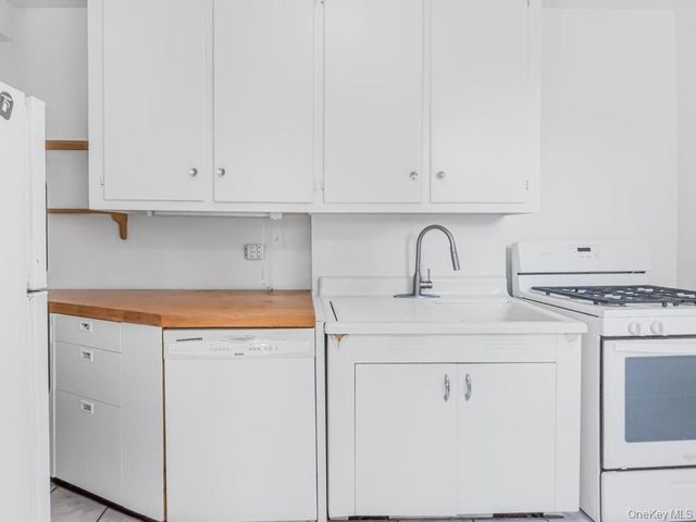 2711 Henry Hudson Parkway 6D, Bronx, NY 10463