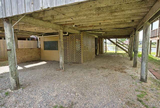 876 County Road 298, Sargent, TX 77414