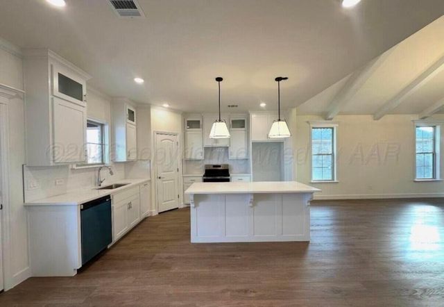 106 BULLRUSH Drive, Canyon, TX 79015