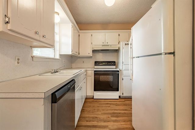 1220 E Brooks Street, Norman, OK 73071