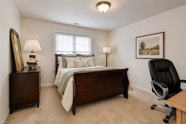 7 Elm ST, Poquoson, VA 23662