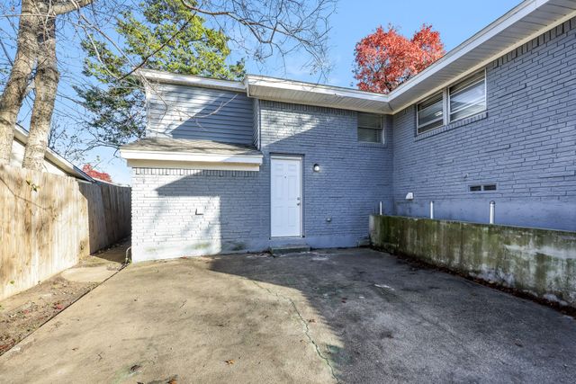 3419 Loganwood Drive, Dallas, TX 75227