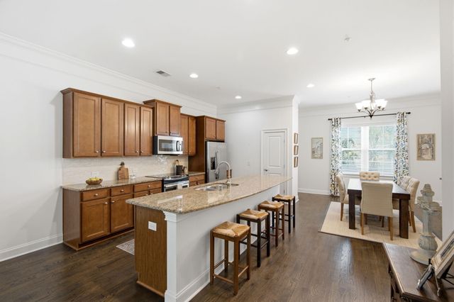 656 Coleman Boulevard 304, Mount Pleasant, SC 29464