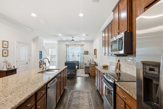 656 Coleman Boulevard 304, Mount Pleasant, SC 29464