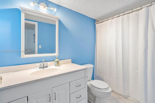 600 Parkview Dr 611, Hallandale Beach, FL 33009