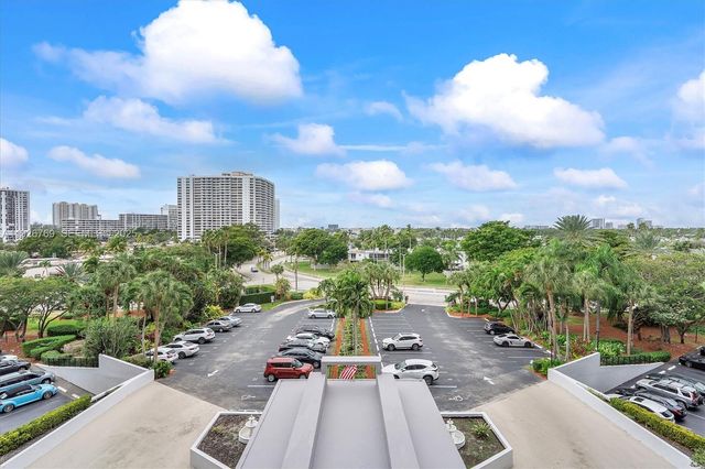 600 Parkview Dr 611, Hallandale Beach, FL 33009