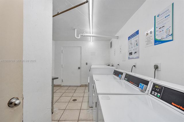 600 Parkview Dr 611, Hallandale Beach, FL 33009