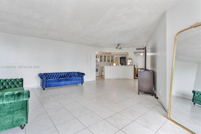 600 Parkview Dr 611, Hallandale Beach, FL 33009
