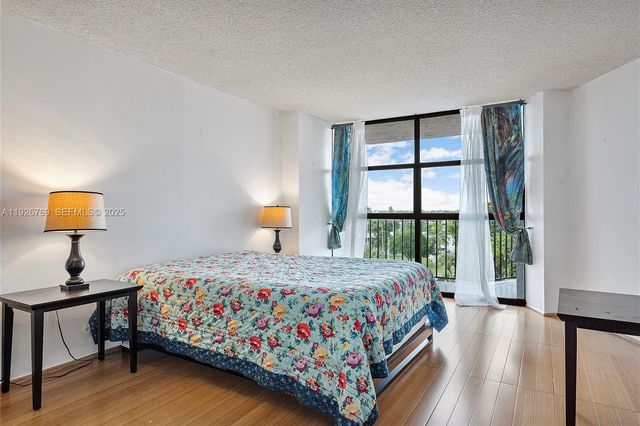 600 Parkview Dr 611, Hallandale Beach, FL 33009