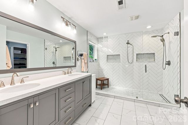 7211 Barefoot Forest Drive, Charlotte, NC 28269