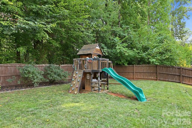 7211 Barefoot Forest Drive, Charlotte, NC 28269