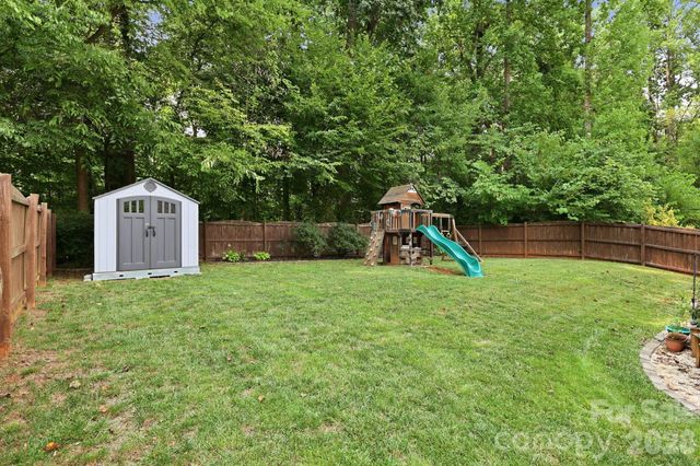 7211 Barefoot Forest Drive, Charlotte, NC 28269