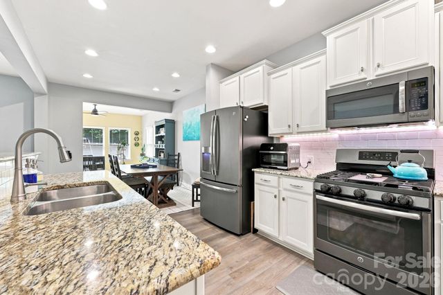 7211 Barefoot Forest Drive, Charlotte, NC 28269