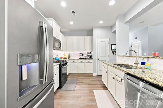 7211 Barefoot Forest Drive, Charlotte, NC 28269