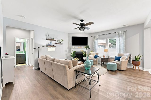 7211 Barefoot Forest Drive, Charlotte, NC 28269