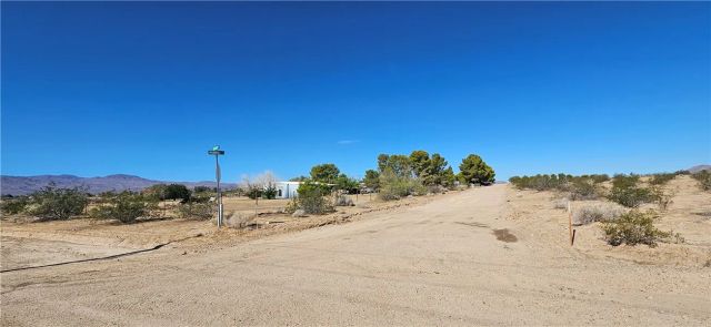 800 Mandrill St., Newberry Springs, CA 92365