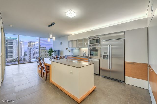 3722 Las Vegas Boulevard 1204, Las Vegas, NV 89158