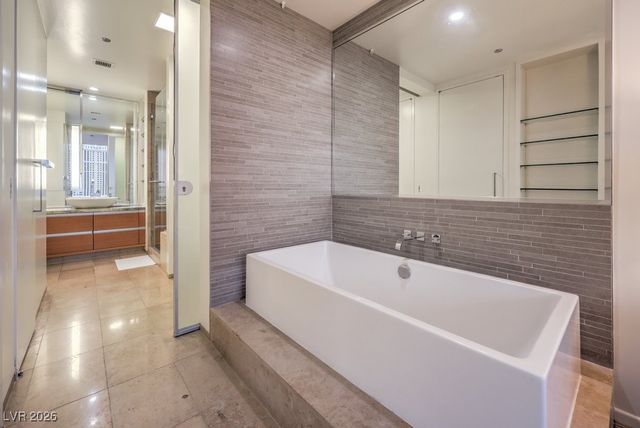 3722 Las Vegas Boulevard 1204, Las Vegas, NV 89158