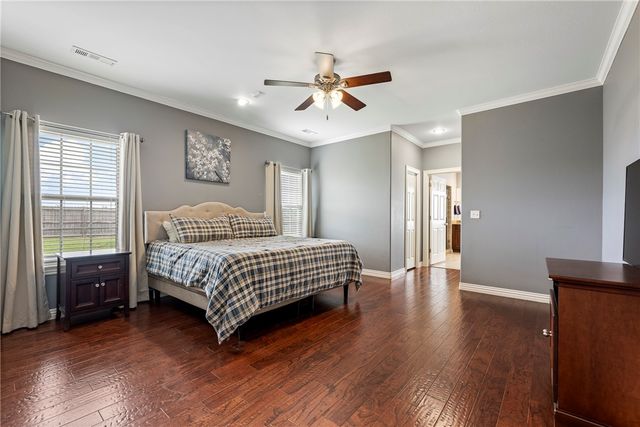 915 King Arthur Drive, Springdale, AR 72762