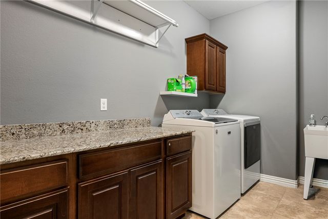 915 King Arthur Drive, Springdale, AR 72762