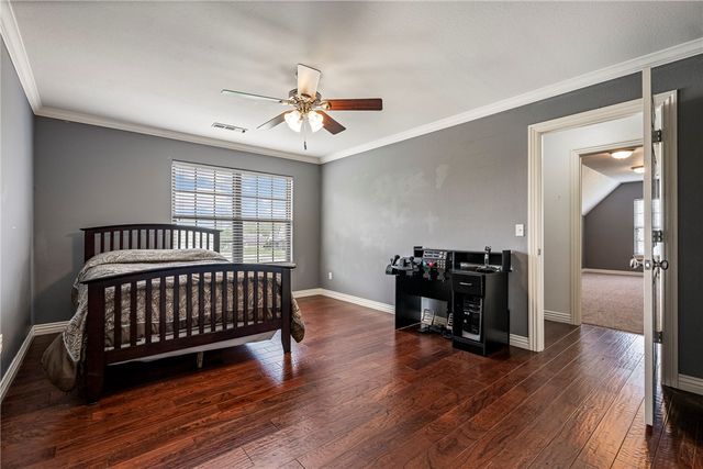 915 King Arthur Drive, Springdale, AR 72762