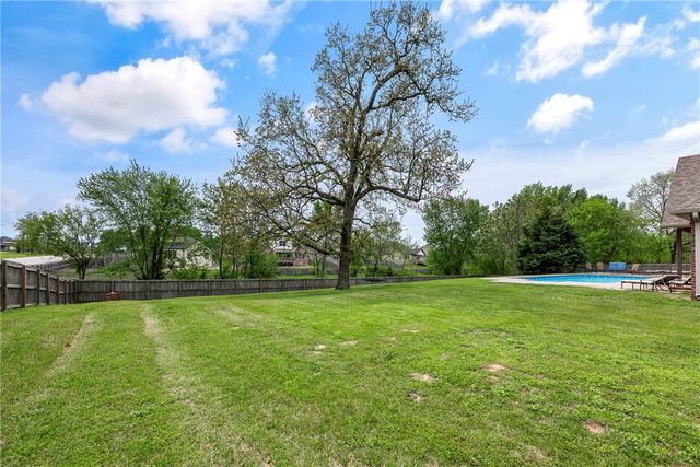 915 King Arthur Drive, Springdale, AR 72762