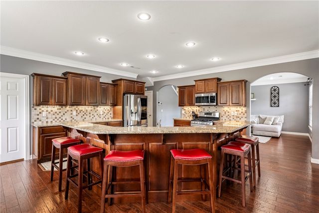 915 King Arthur Drive, Springdale, AR 72762
