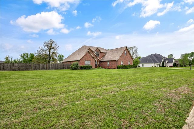 915 King Arthur Drive, Springdale, AR 72762