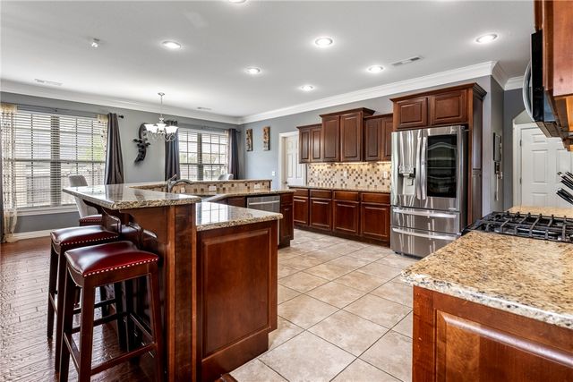 915 King Arthur Drive, Springdale, AR 72762