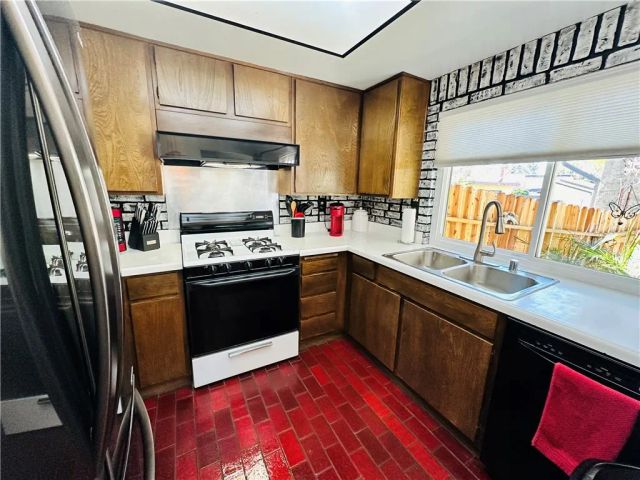 1255 S Buena Vista, Hemet, CA 92543