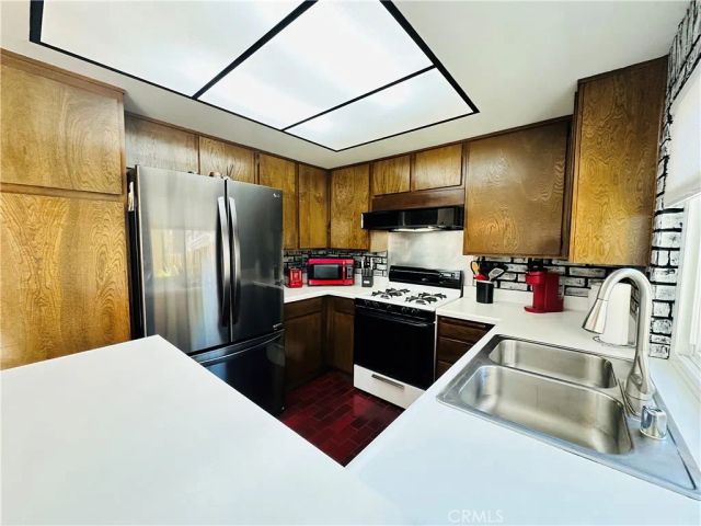 1255 S Buena Vista, Hemet, CA 92543