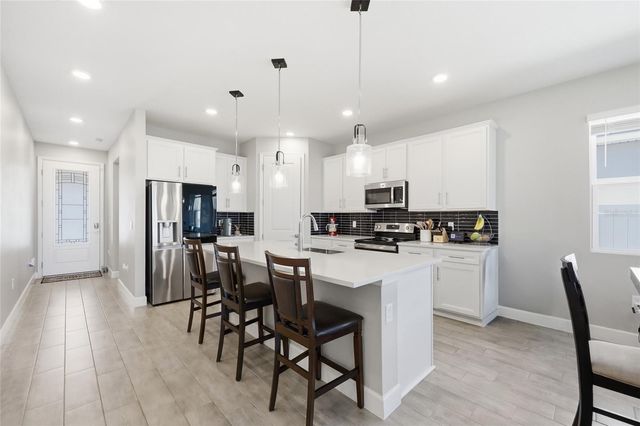 984 GRIFFON AVENUE, Lake Alfred, FL 33850
