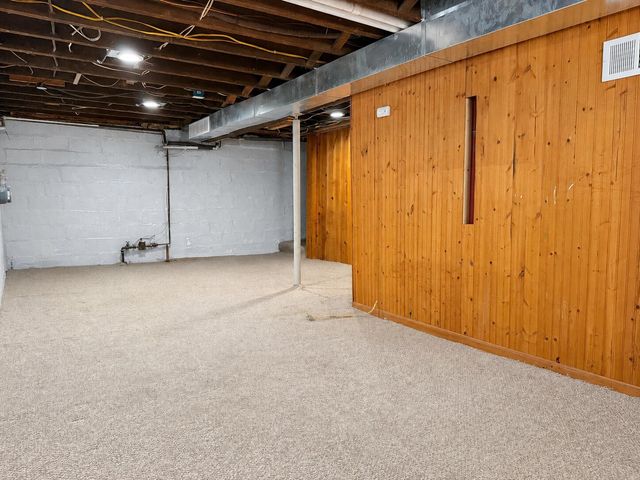 1745 Willis Avenue NW, Grand Rapids, MI 49504